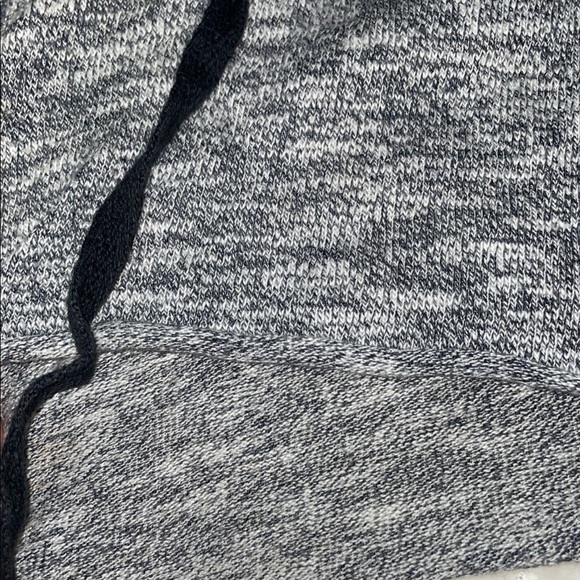 grey hollister shorts - Picture 6 of 6